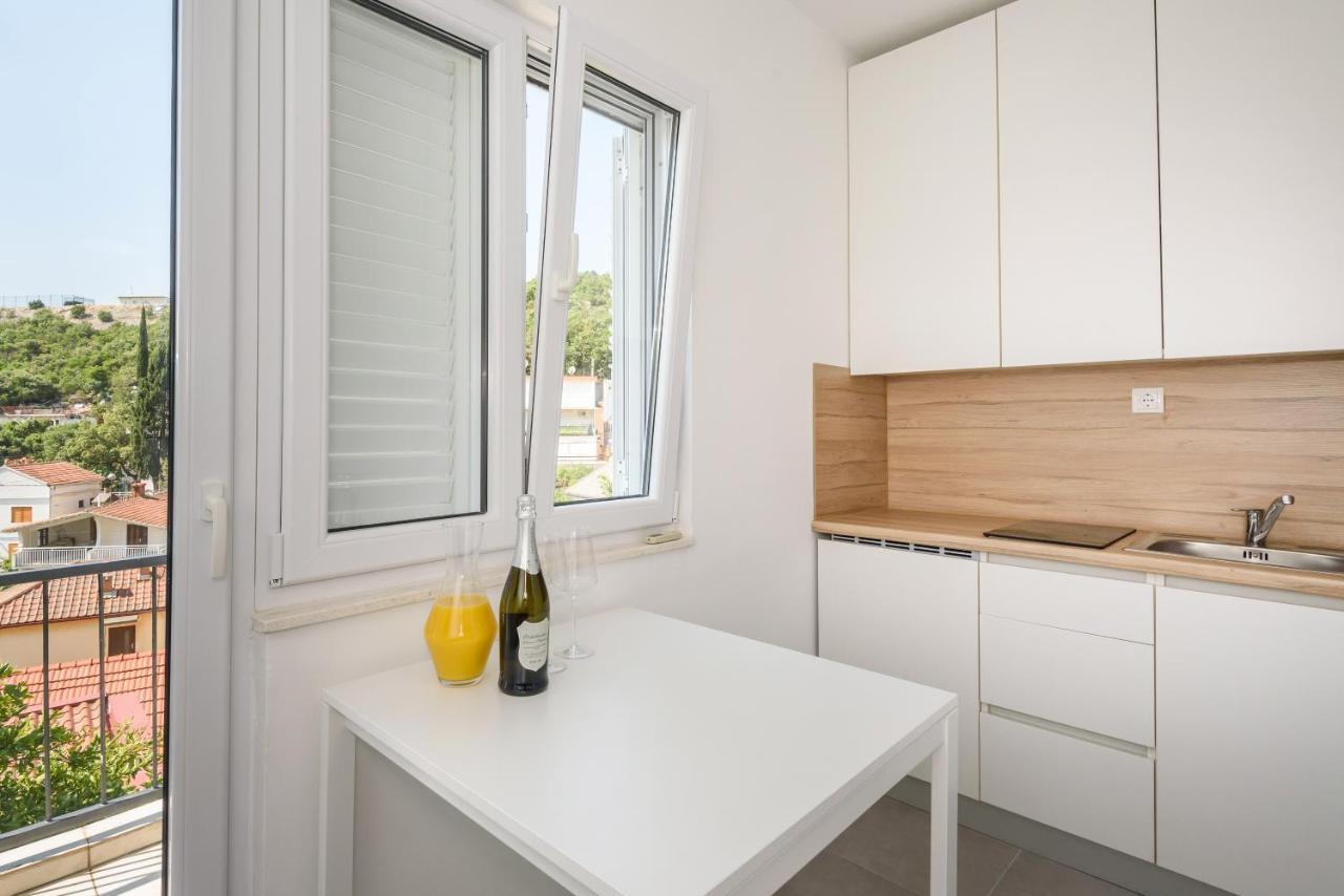 Family House Grey Appartamento Duboka Esterno foto