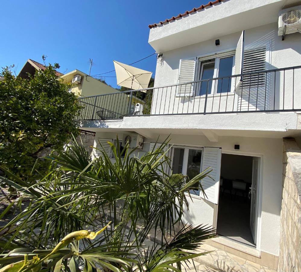 Family House Grey Appartamento Duboka Esterno foto