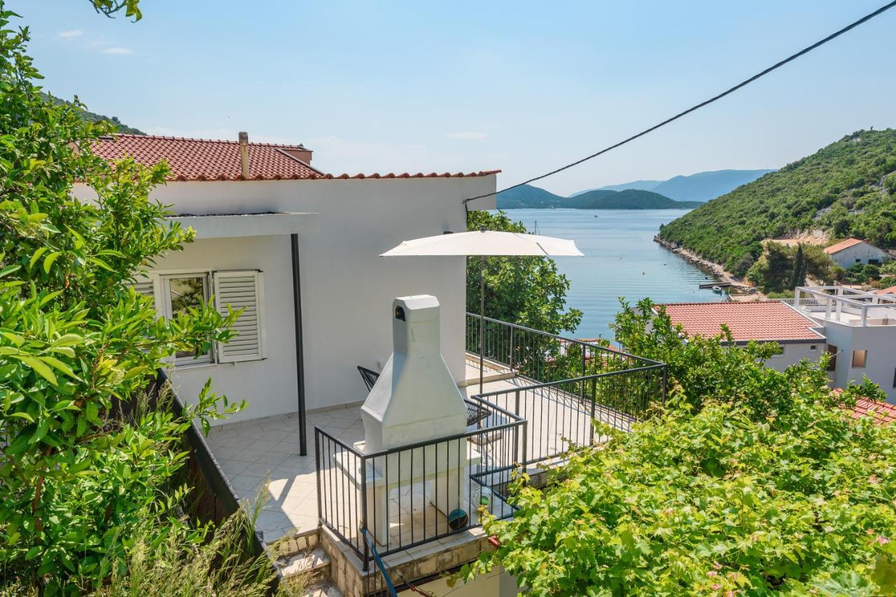 Family House Grey Appartamento Duboka Esterno foto